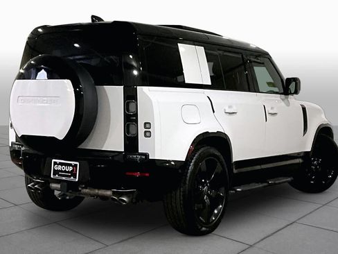 Used 2025 Land Rover Defender 110 V8 AWD/4WD image 12