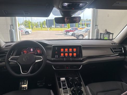 New 2026 Volkswagen Atlas Peak Edition AWD/4WD image 10