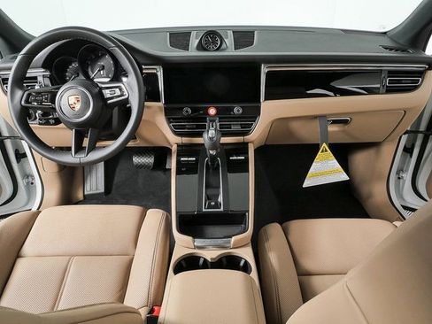 New 2026 Porsche Macan image 19