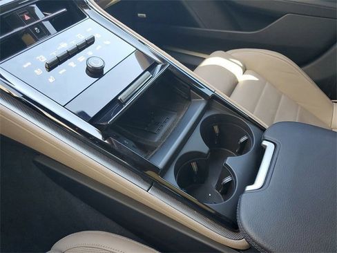 Used 2025 Porsche Panamera image 32