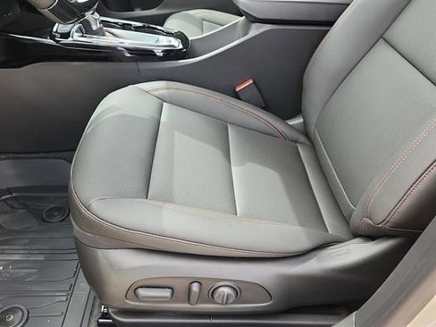 New 2026 Chevrolet Trax RS w/ Sunroof Package FWD image 8