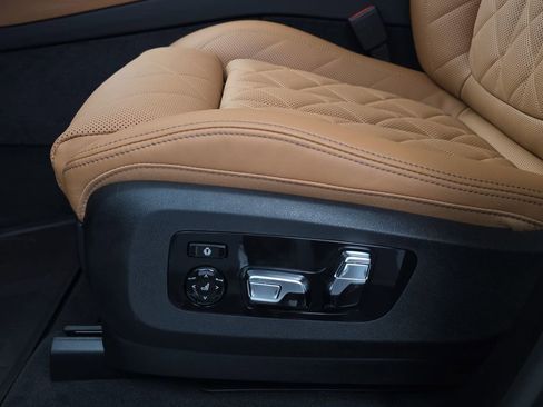 New 2026 BMW X5 xDrive50e w/ M Sport Package image 28