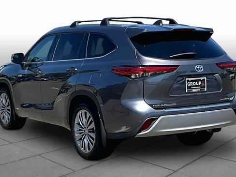 Certified 2020 Toyota Highlander Platinum AWD/4WD image 11