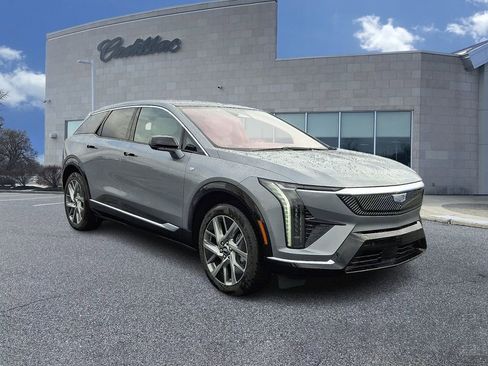 New 2026 Cadillac Optiq Luxury 1 image 2
