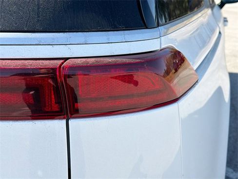 Used 2024 Kia Carnival LX image 10