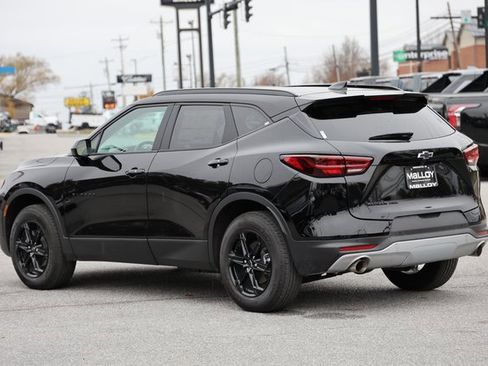 Used 2025 Chevrolet Blazer LT w/ Midnight/Sport Edition image 2