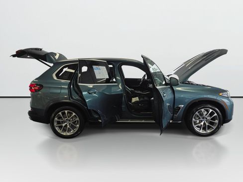 Used 2026 BMW X5 xDrive40i AWD/4WD image 9