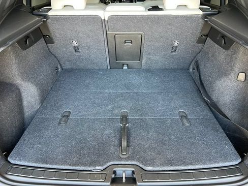 Used 2019 Volvo XC40 T5 Momentum AWD/4WD image 25