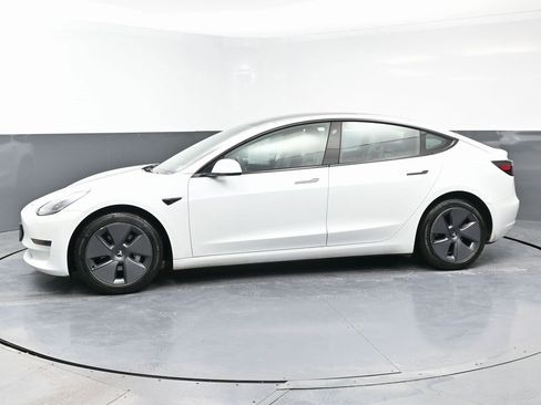 Used 2023 Tesla Model 3 Standard Range image 5
