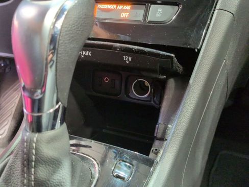 Used 2022 Buick Encore Preferred AWD/4WD image 23