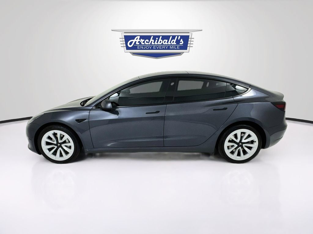 Used 2023 Tesla Model 3 Standard Range RWD image 4