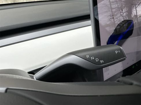 Used 2021 Tesla Model Y Long Range image 18