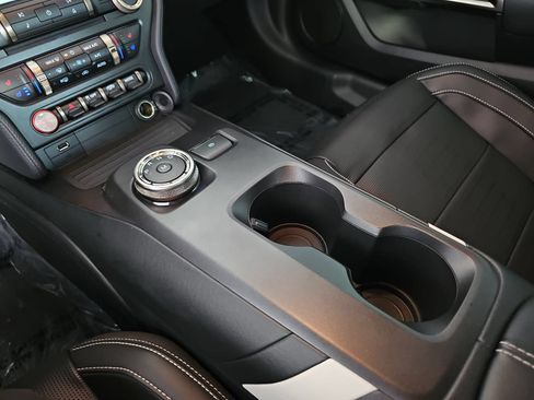Used 2022 Ford Mustang Shelby GT500 w/ Technology Package RWD image 23