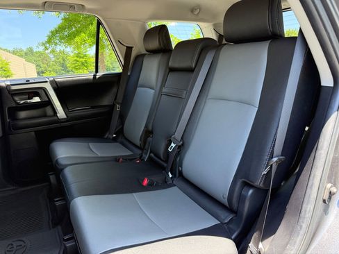 Used 2019 Toyota 4Runner SR5 Premium AWD/4WD image 40