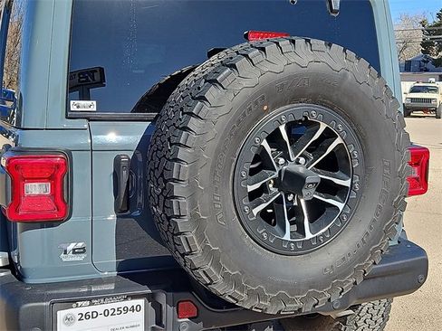 Used 2024 Jeep Wrangler Unlimited Rubicon image 10