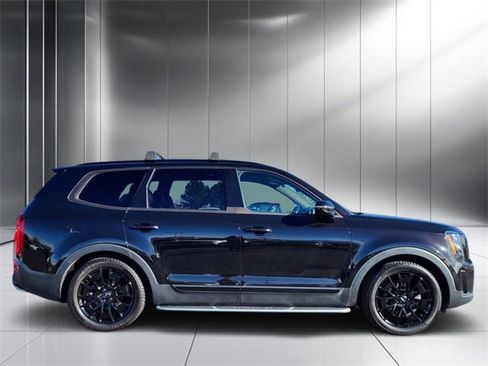 Used 2022 Kia Telluride SX w/ SX Prestige Package image 32