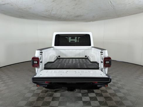 Used 2020 Jeep Gladiator Rubicon image 9