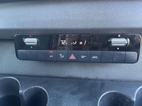 Used 2025 Mercedes-Benz Sprinter 2500 image 27