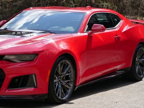 Used 2022 Chevrolet Camaro ZL1 image 32