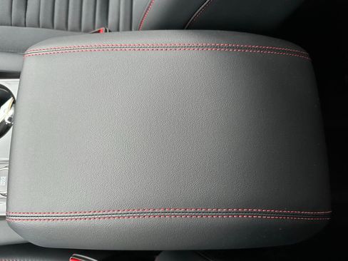 New 2026 Ford Explorer ST-Line w/ ST-Line Street Pack image 23