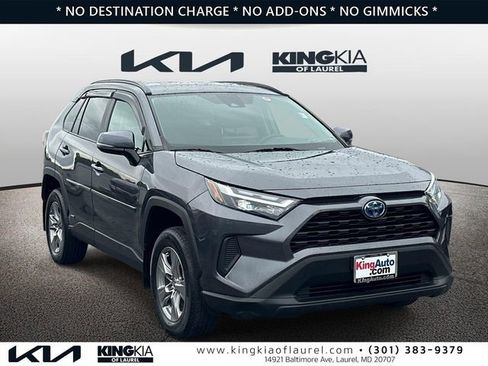Used 2024 Toyota RAV4 XLE AWD/4WD image 1