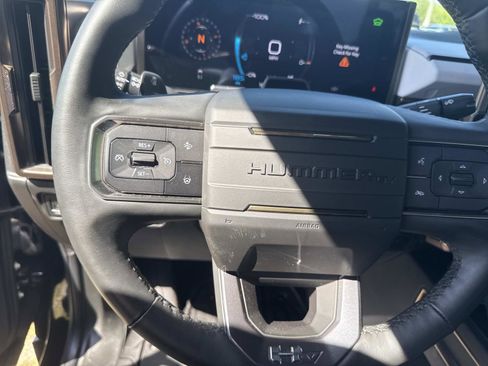 Used 2025 GMC Hummer EV 3X AWD/4WD image 28