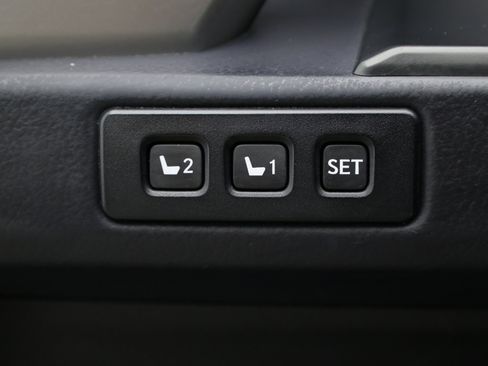 Used 2022 Lexus GX 460 Premium w/ Accessory Package AWD/4WD image 21