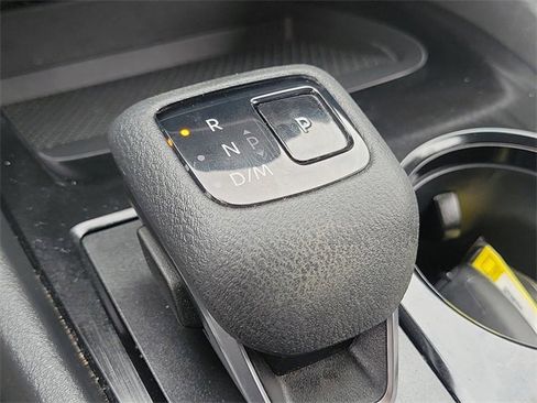 Used 2023 Nissan Rogue SV image 16