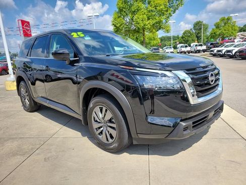 Certified 2025 Nissan Pathfinder S FWD image 1