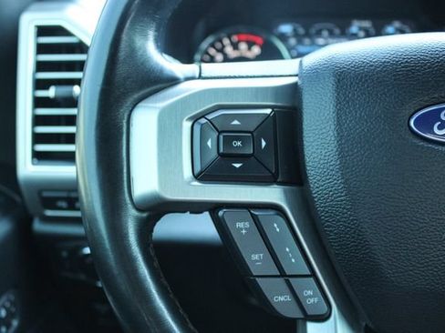 Used 2018 Ford F150 Platinum w/ Equipment Group 701A Luxury AWD/4WD image 25