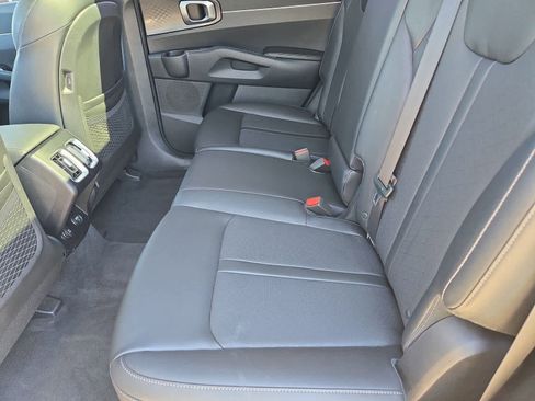 Certified 2022 Kia Sorento S w/ Panoramic Sunroof Package image 18