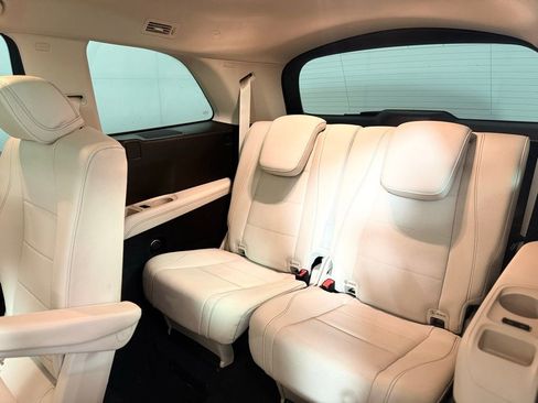 Used 2022 Mercedes-Benz GLS 450 4MATIC image 21