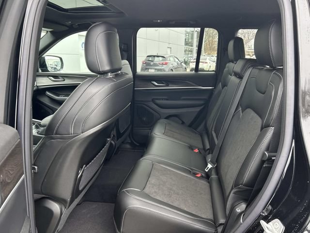 New 2026 Jeep Grand Cherokee Altitude AWD/4WD image 3