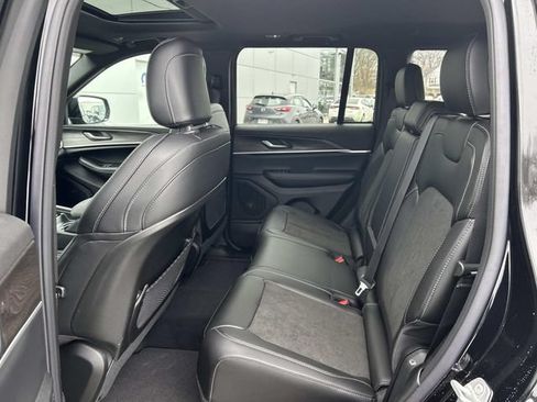 New 2026 Jeep Grand Cherokee Altitude AWD/4WD image 3