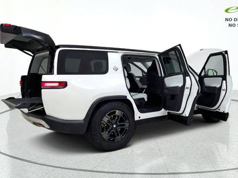Used 2024 Rivian R1S Adventure Quad AWD/4WD image 18