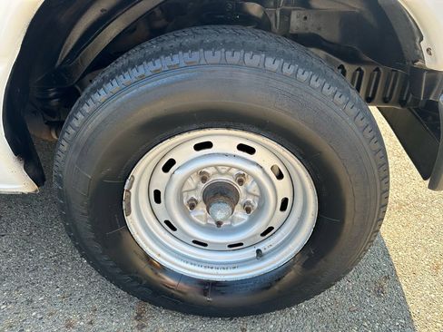 Used 2003 Ford E-150 and Econoline 150 RWD image 21