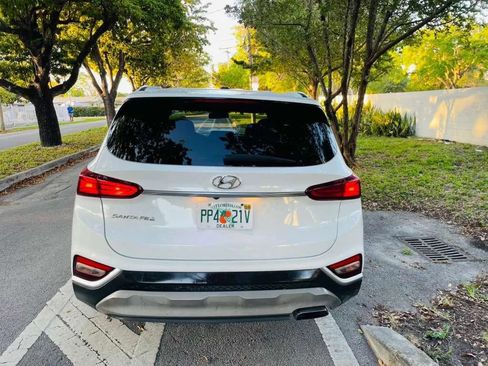 Used 2020 Hyundai Santa Fe SE image 4