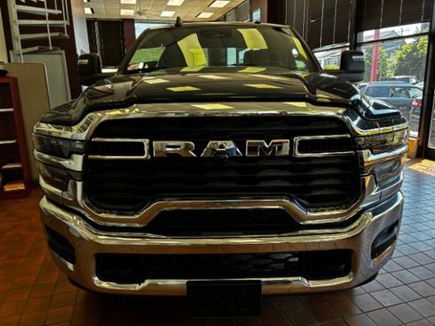 Used 2026 RAM 2500 Big Horn AWD/4WD image 5