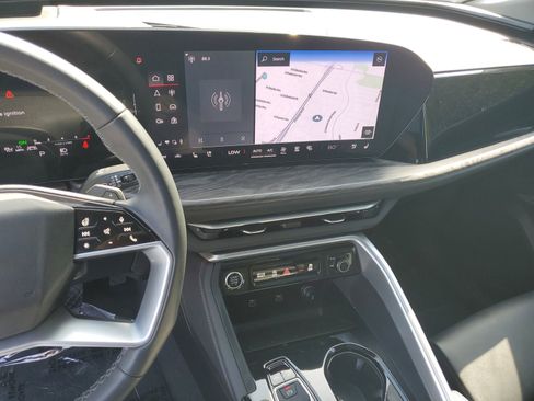 Used 2025 Audi Q5 Premium Plus w/ Premium Plus image 25