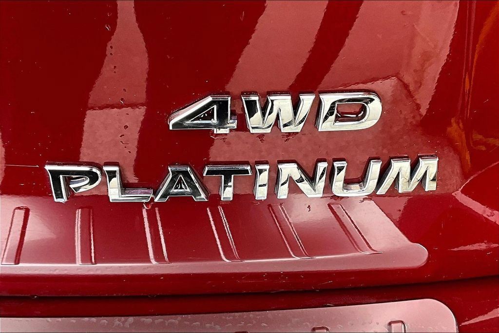 Used 2018 Nissan Pathfinder Platinum AWD/4WD image 24