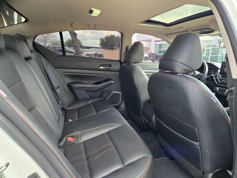 Used 2023 Nissan Altima 2.5 SR w/ SR Premium Package image 27