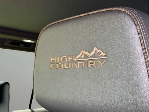 Used 2024 Chevrolet Tahoe High Country AWD/4WD image 11