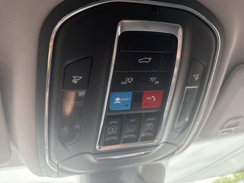 Certified 2023 Jeep Grand Cherokee L Limited image 25