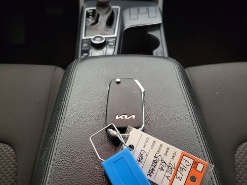 Used 2024 Kia Sportage LX image 44