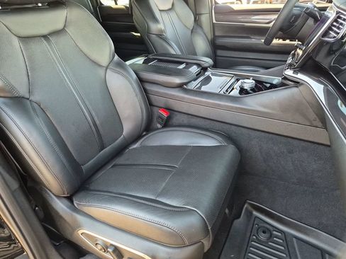 Used 2024 Jeep Wagoneer 4WD w/ Rear Seat Video Group 1 image 33