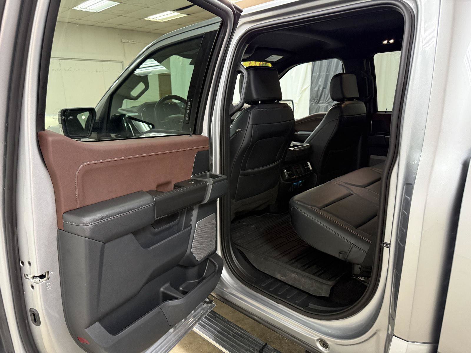Used 2023 Ford F150 Lariat w/ Equipment Group 502A High AWD/4WD image 23