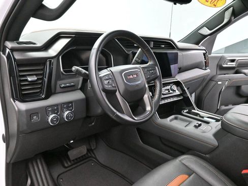Used 2024 GMC Sierra 2500 AT4 w/ Technology Package AWD/4WD image 15