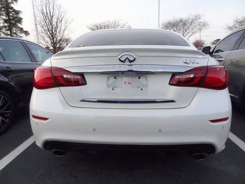 Used 2018 INFINITI Q70 L 3.7 image 5