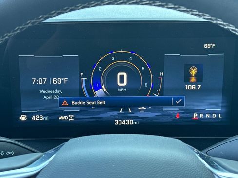 Used 2025 Chevrolet Traverse Z71 AWD/4WD image 39