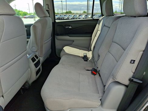 Used 2018 Honda Pilot EX image 10